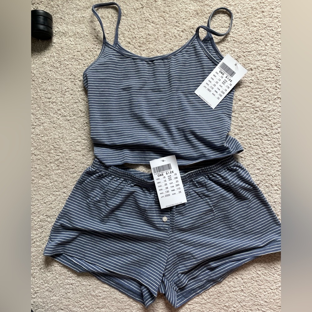 BRAND NEW Brandy Melville matching set!